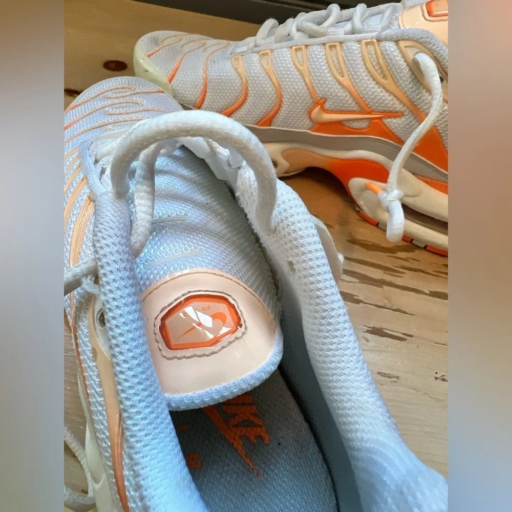 Nike Air Max Plus TN White Orange Shoes DM3033-100 Women’s Size 7